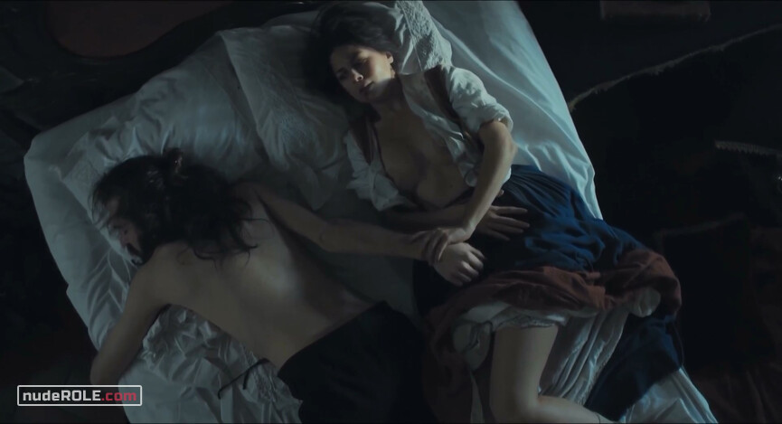 5. Ana nude – Madre Paula s01e02 (2017)