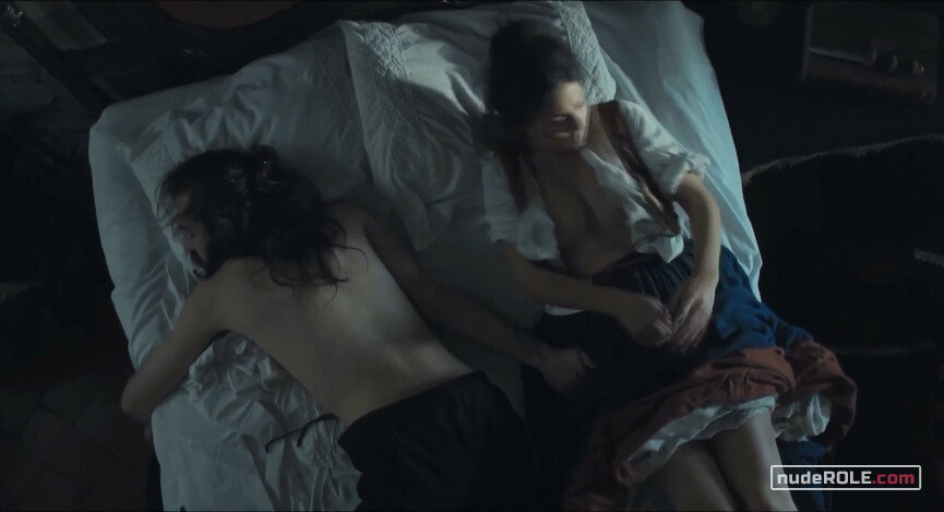 6. Ana nude – Madre Paula s01e02 (2017)