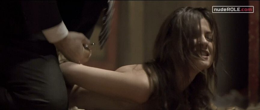 1. Gina Lopez nude – Chaos (2005)