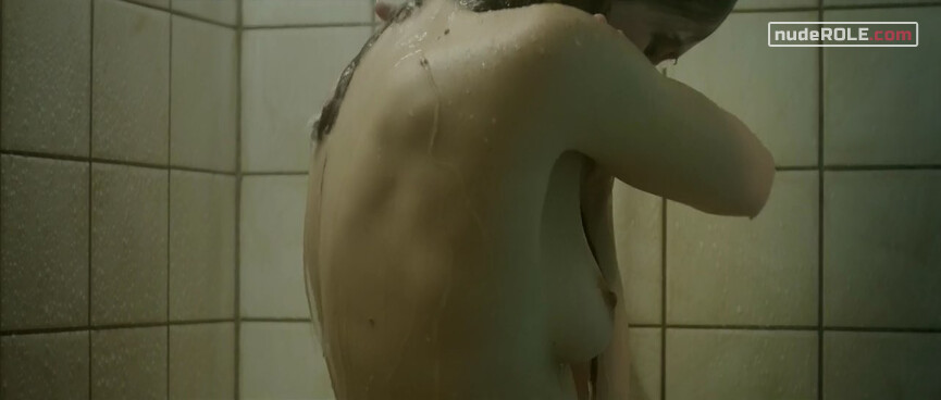 1. Laura nude – Oasen (2013)