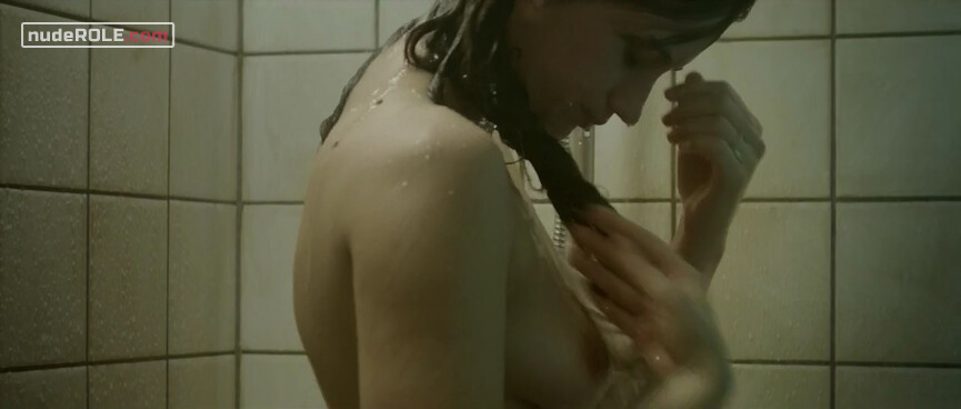 3. Laura nude – Oasen (2013)