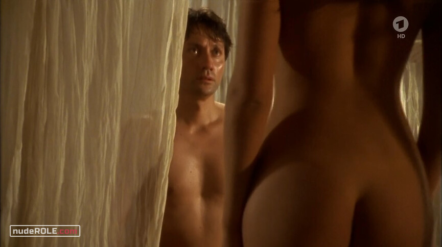 6. Elsa nude – Die Katzenfrau (2000)