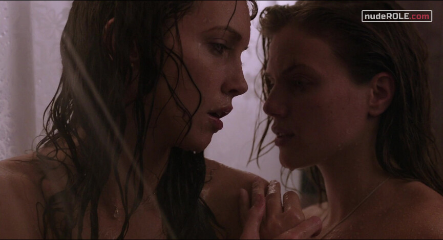 8. Amanda Rowe sexy, Hailey Jones sexy – Kill for Me (2013)