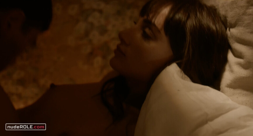1. Natalia nude – Baby s02e05 (2019)