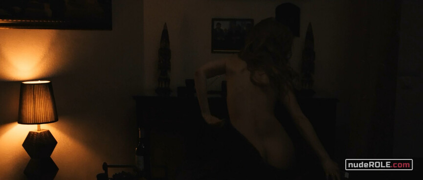 1. Irina Garina nude – Metro (2013)