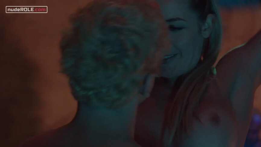14. Karina nude – El marginal s03e04-05 (2019)