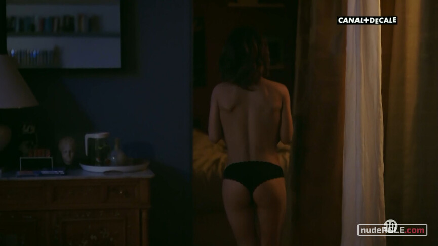 9. Alyson Lévêque nude – Hippocrate s01e04 (2018)