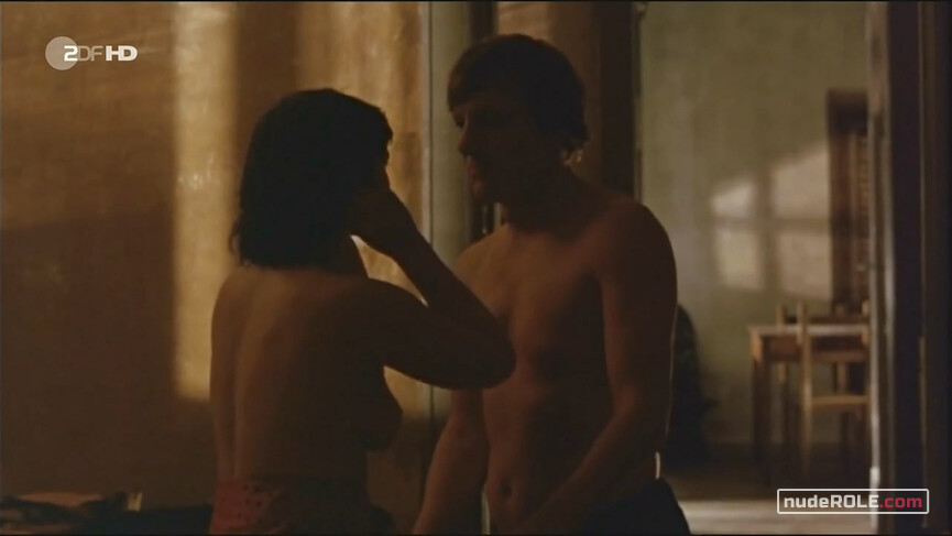 1. Alma nude – liebeskind (2005)
