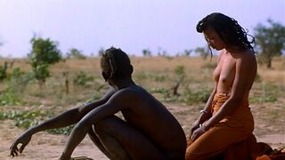 Attou, la jeune femme Peul nude – Yeelen (1987)