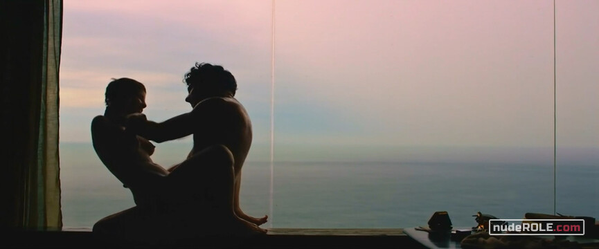 1. Elis Regina nude – Elis (2016)