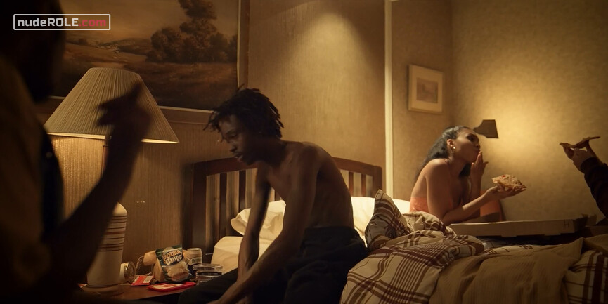 6. Younger Woman #1 sexy – Wu-Tang: An American Saga s01e08 (2019)