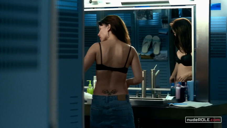 2. Jules Callaghan sexy – Flashpoint s04e01 (2011)