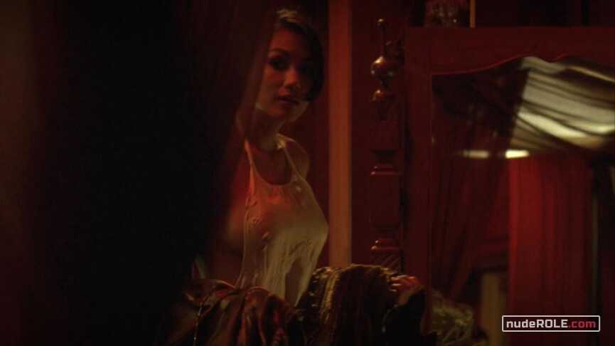 2. Sang nude – Vampires: The Turning (2005)