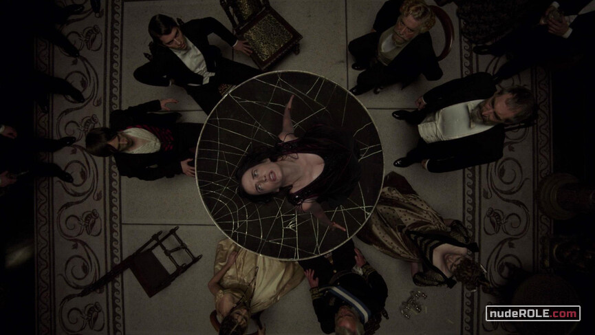 1. Vanessa Ives sexy – Penny Dreadful s01e02 (2014)