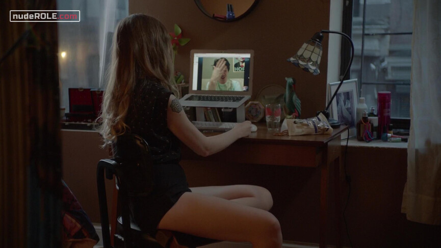 2. Virginia nude, Jessica sexy – The Heart Machine (2014)