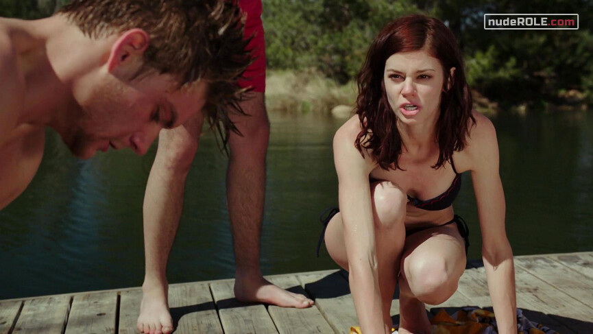 2. Mary sexy – Zombeavers (2014)