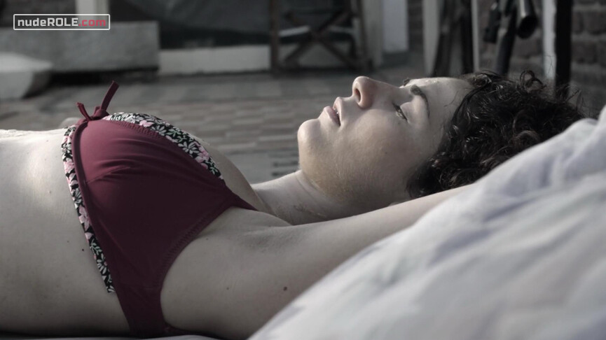 2. Ana nude – The Desert (2013)