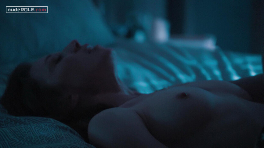 1. Nora Durst nude – The Leftovers s01e07 (2014)