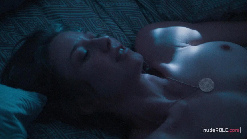 2. Nora Durst nude – The Leftovers s01e07 (2014)