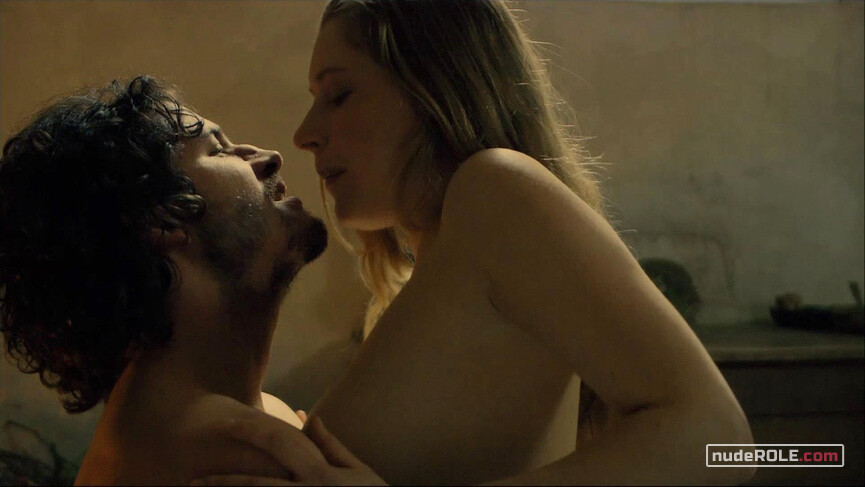 3. Aygline nude – La Commanderie s01e04 (2010)