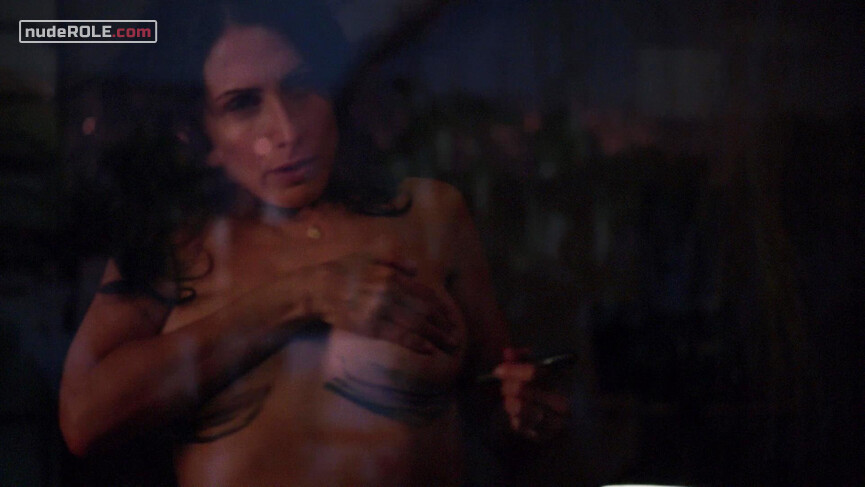 1. Abby McCarthy sexy – Girlfriends' Guide to Divorce s01e03 (2014)