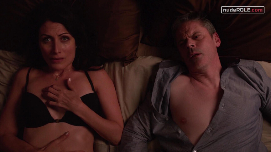 3. Abby McCarthy sexy – Girlfriends' Guide to Divorce s01e04 (2014)