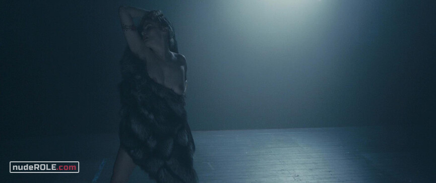 2. Vanda nude – Venus in Fur (2013)