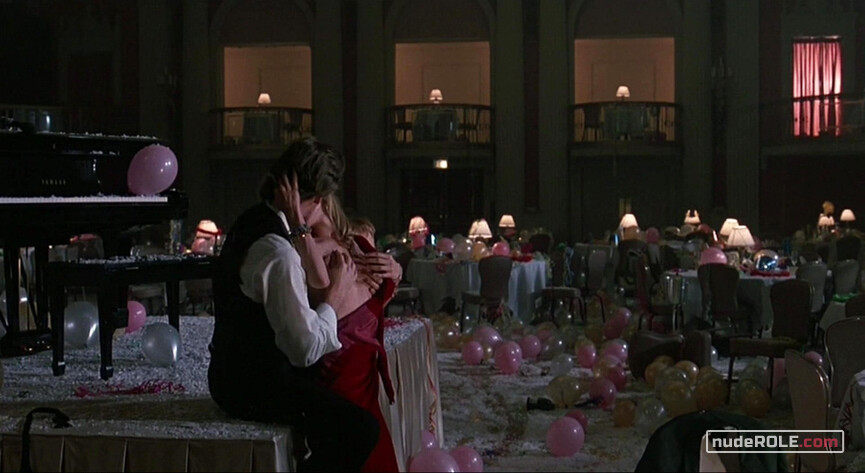 2. Susie Diamond sexy – The Fabulous Baker Boys (1989)