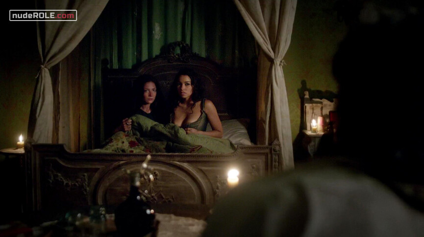 2. Max22 nude , Anne Bonny sexy – Black Sails s02e02 (2015)