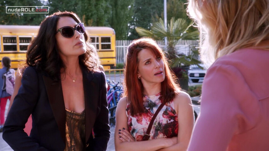 2. Abby McCarthy sexy – Girlfriends' Guide to Divorce s01e10 (2015)