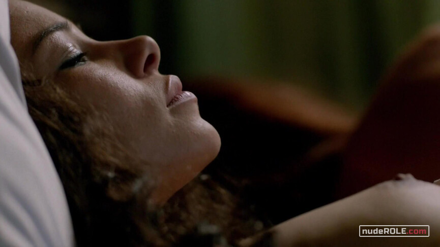 1. Max22 nude – Black Sails s02e04 (2015)