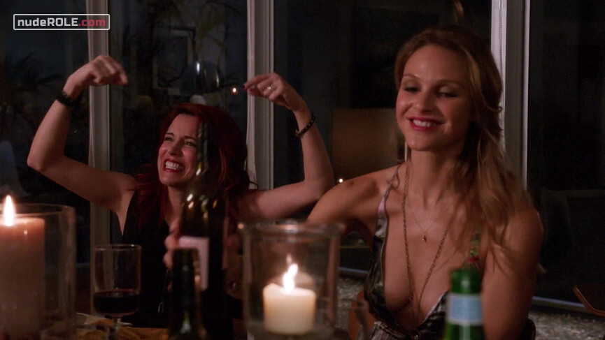 1. Phoebe Conte sexy – Girlfriends' Guide to Divorce s01e11 (2015)