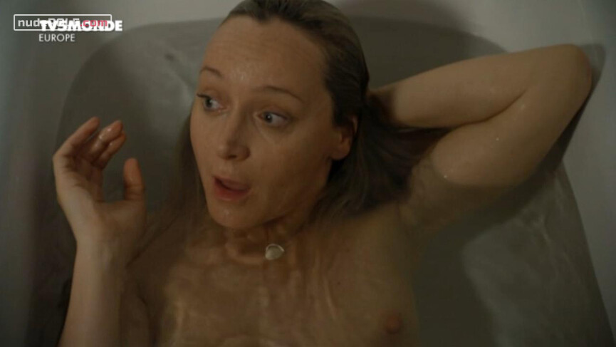 1. Ariane nude – Le fil d'Ariane (2012)