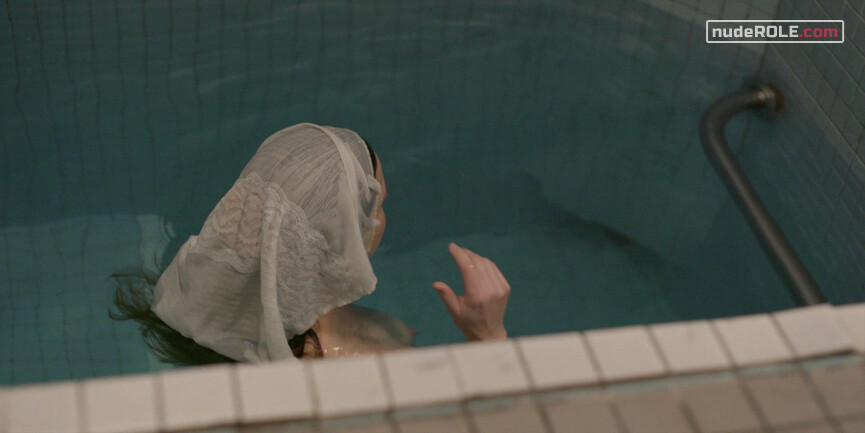 1. Raquel Fein nude – Transparent s03e07-09 (2016)