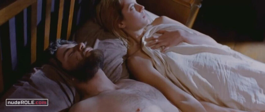 3. Liz nude – Puppy (2005)