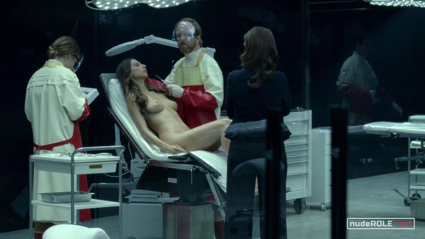 1. Clementine Pennyfeather nude – Westworld s01e07 (2016)