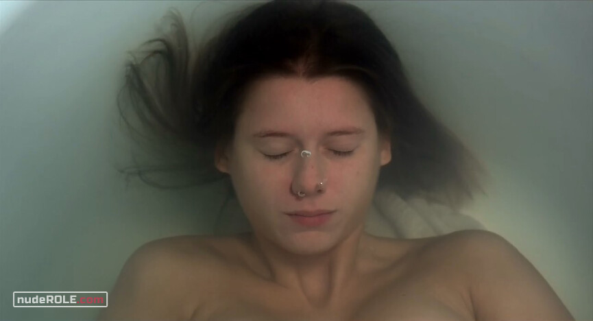 2. Julia nude – El orden de las cosas (2010)