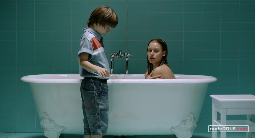 5. Julia nude – El orden de las cosas (2010)