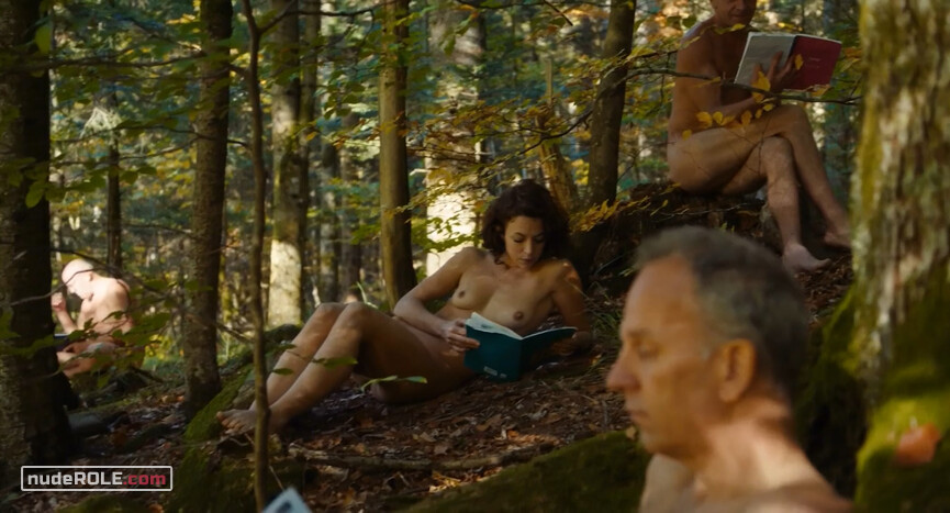 4. La Jeune Femme Nudiste nude – The Bare Necessity (2019)