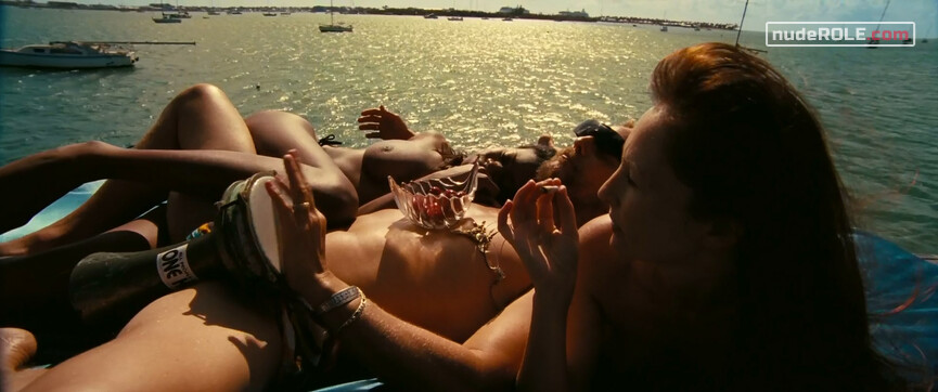 4. Isla Fisher – The Beach Bum (2019)