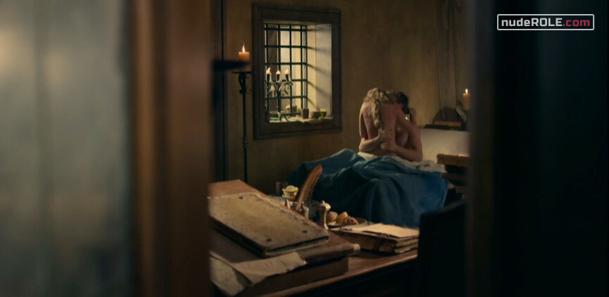 2. Simonetta Vespucci sexy – Medici: Masters of Florence s02e05 (2018)
