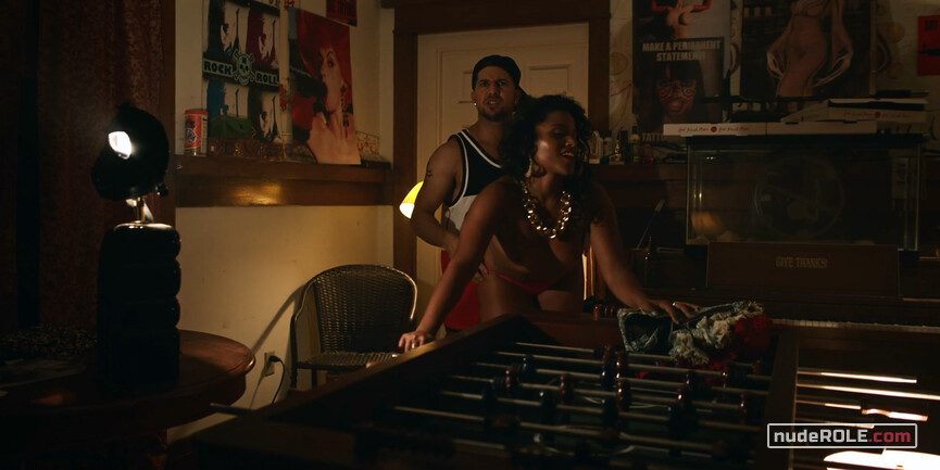 4. Bella Blackwoods nude – Bodied (2017)