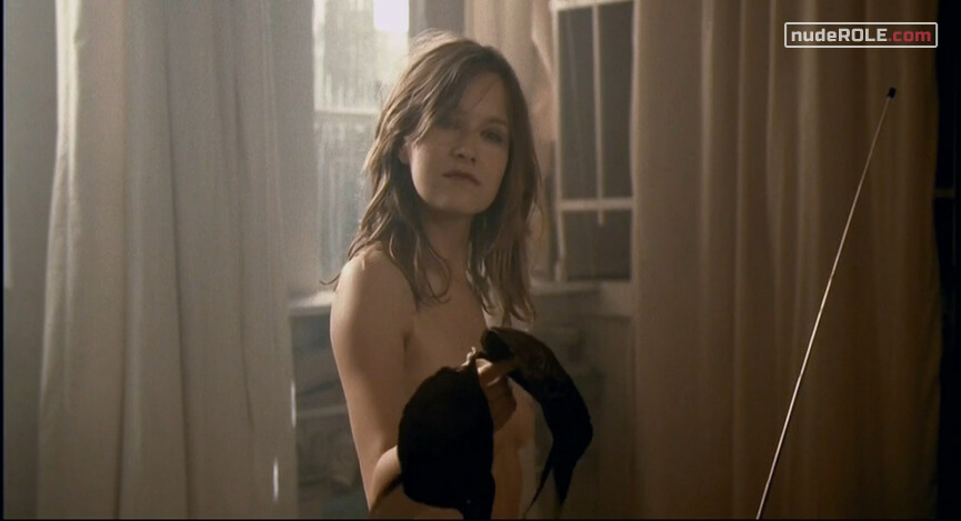 6. Jessica nude – Barefoot (2005)