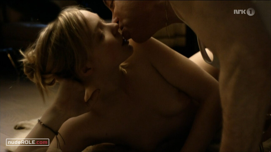 3. Tiril nude – Lilyhammer s02e07 (2013)