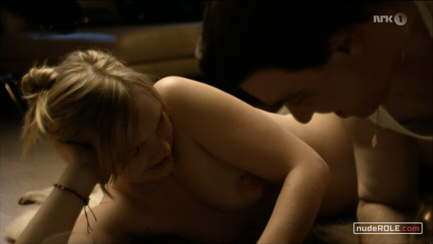 4. Tiril nude – Lilyhammer s02e07 (2013)