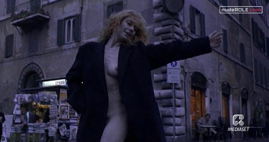 2. Silvia nude – Femmina (1998)