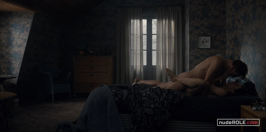 1. Hannah Kahnwald sexy – Dark s01e01 (2017)
