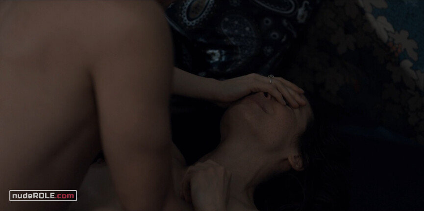 2. Hannah Kahnwald sexy – Dark s01e01 (2017)