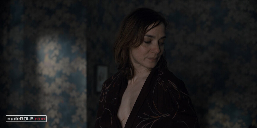 3. Hannah Kahnwald sexy – Dark s01e01 (2017)