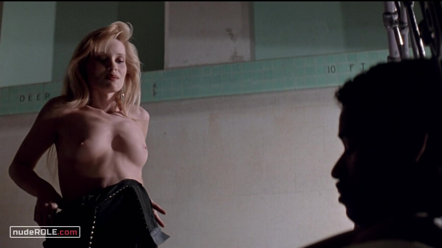 1. Wanda nude – Ricochet (1991)